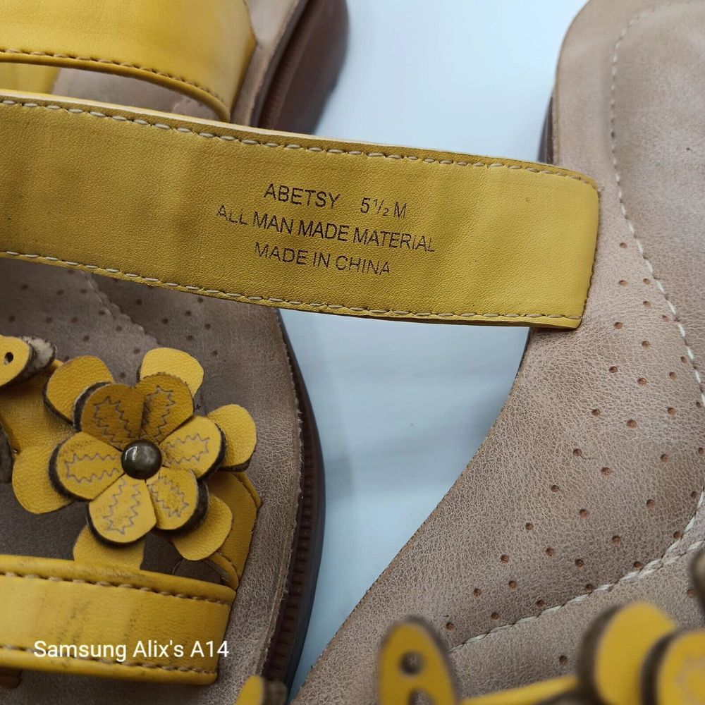 Annie Comfort Abetsy Size 5.5 Yellow Sandal Flowers - Picture 7 of 9